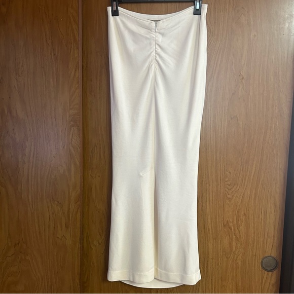 Dolce and Gabanna skirt - Picture 2 of 5